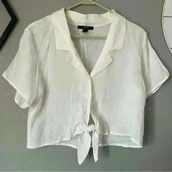 ❤️ Semi Sheer White Button & Tie in Front Collared Crop Medium - Picture 1 of 4
